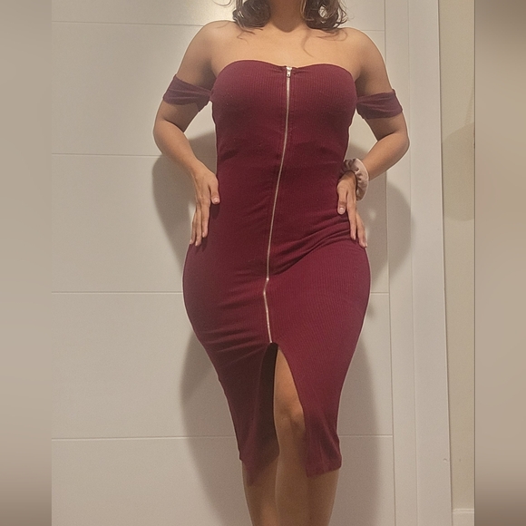 Used FashionNova Maroon Long Dress with Zipper Off the Shoulder Mini Sleeves - Picture 2 of 4